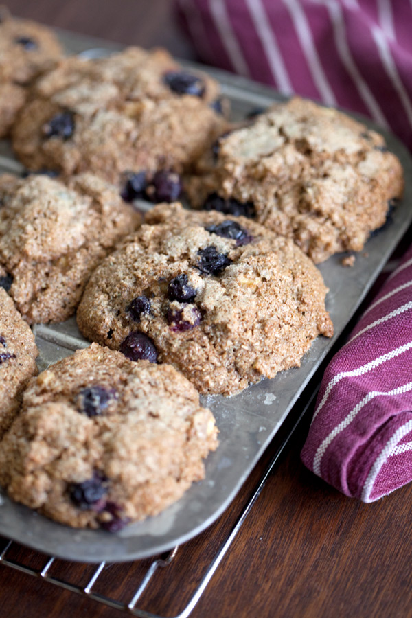 Apple-blueberry bran muffins