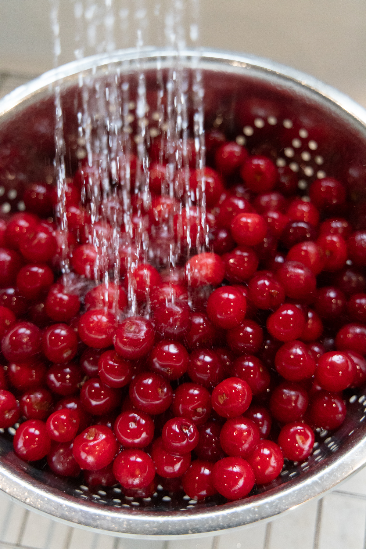 Rinsing tart cherries